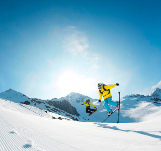 Winterferien mit der Familie - Schlitteln in Arosa